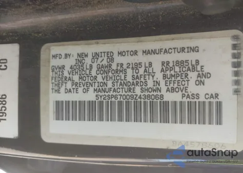 2009 Pontiac Vibe z USA, uszkodzony, nr VIN 5Y2SP67009Z438068